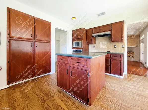 2605 Hilltop St, Round Rock, TX 78681