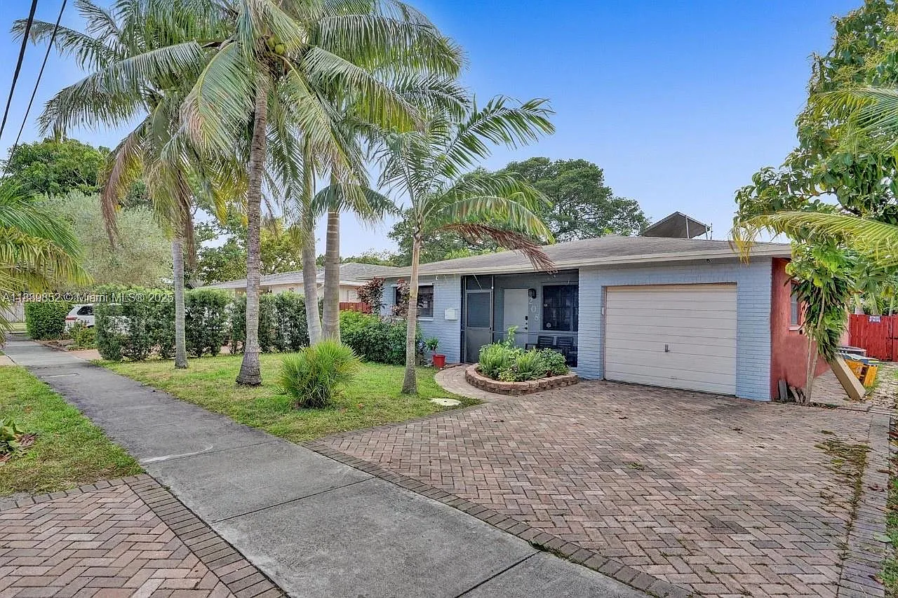 Town Of Hallandale B-13 — Photo 4