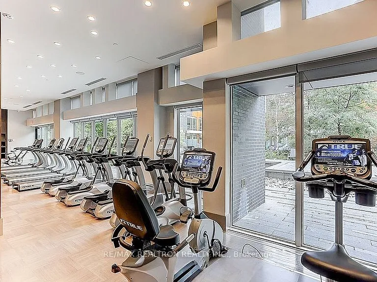 88 Sheppard Ave E #2405 — Photo 32