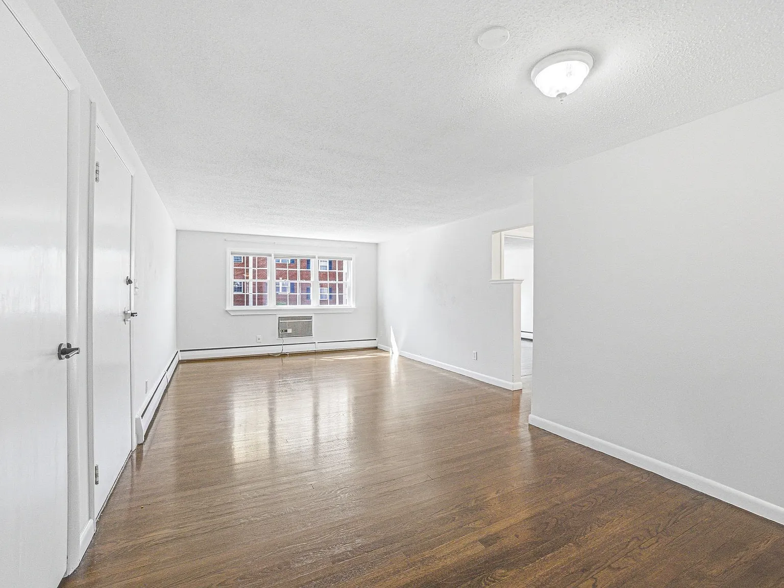 27 Arlington Rd — Photo 4