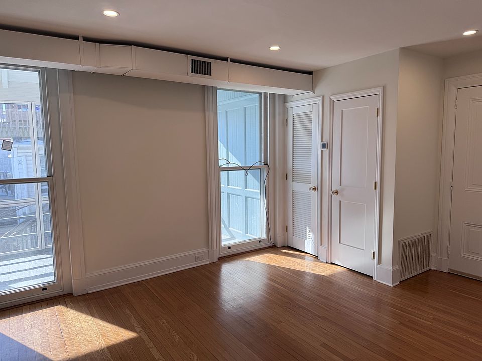 1st image of 120 W Miner St APT 2