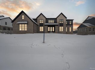 21203 Palomino Dr, Northville, MI