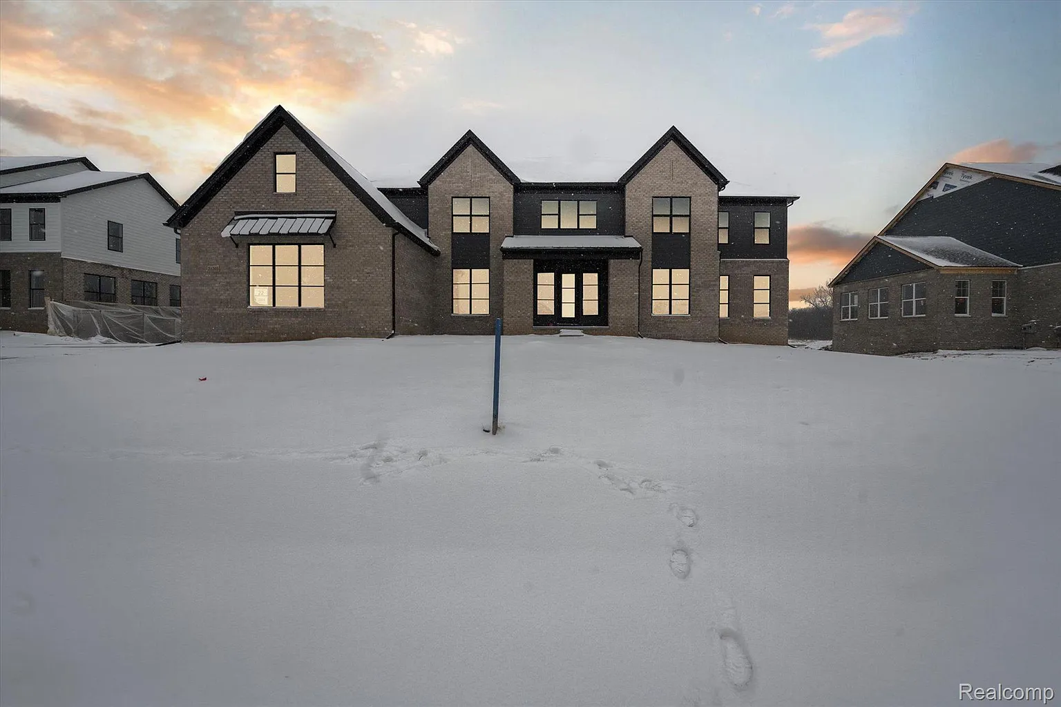21203 Palomino Dr photo 1