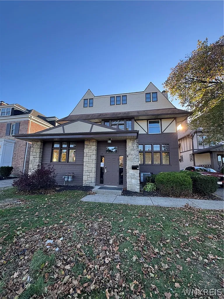 73 W Humboldt Pkwy — Photo 2