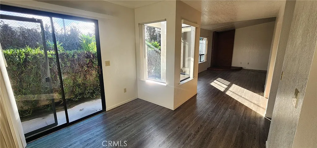 2 bed, 1100 sqft, $3,000 — Photo 3