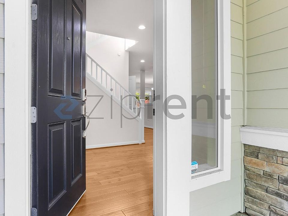 1st image of 3606 195th Pl SE