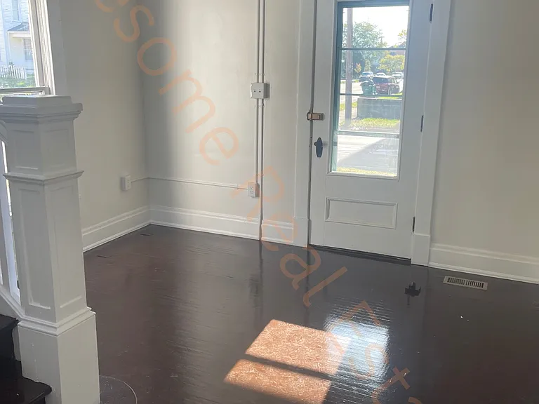 132 E Paint St — Photo 2