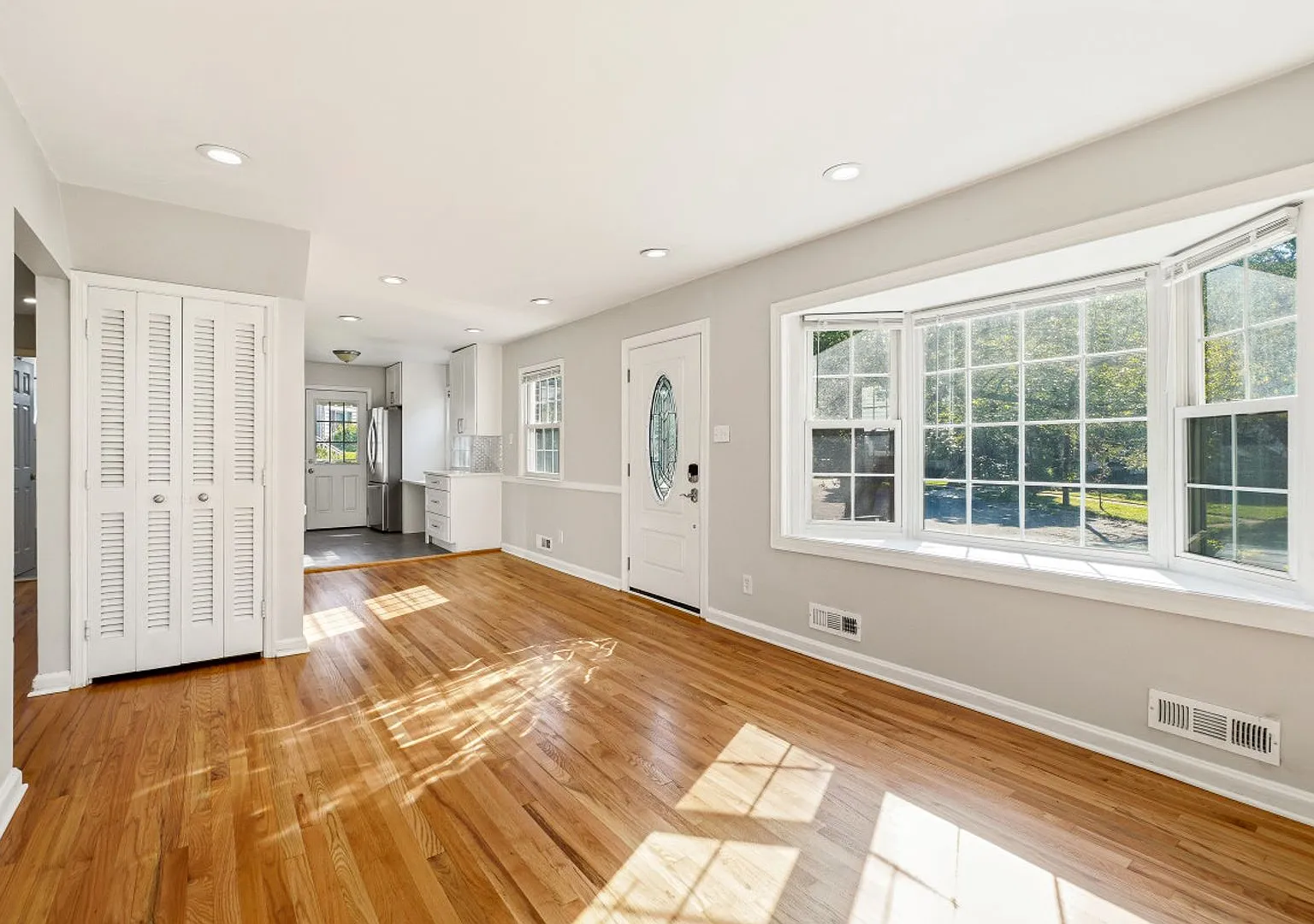 Tastefully Updated 5 Br 2 Ba Cape Cod Home Is Available In Kensington — Photo 4