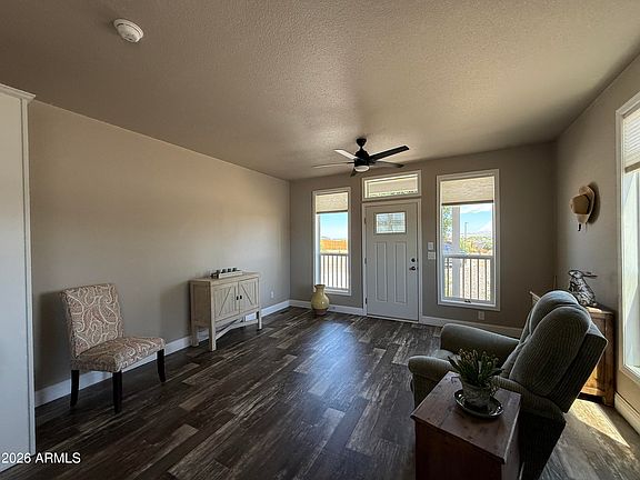 4th image of 983 W Thorton Road