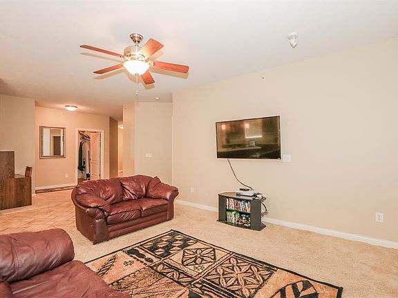 4th image of 445 Ivy Ridge Dr