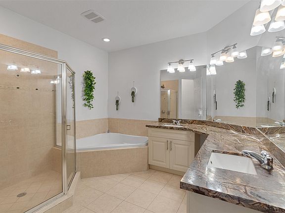 5th image of 2652 NE 30th Place #2652