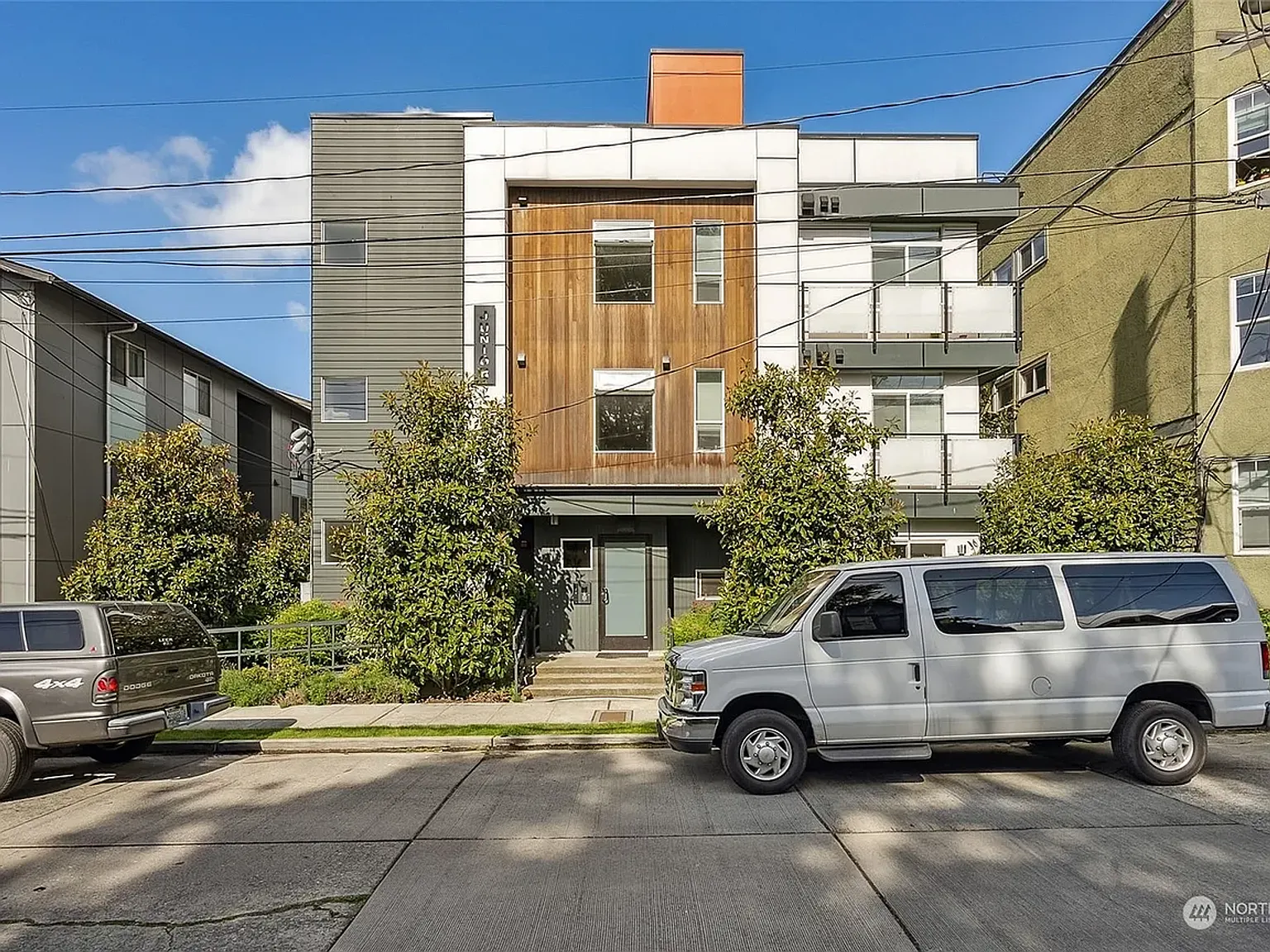 Junior Apartments — Photo 2