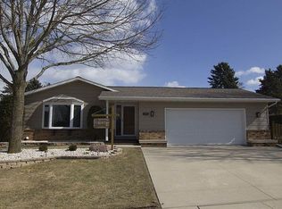 2143 S 15th St, Manitowoc, WI 54220