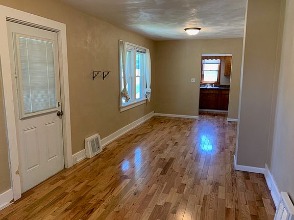 5th image of 622 E Marietta Ave
