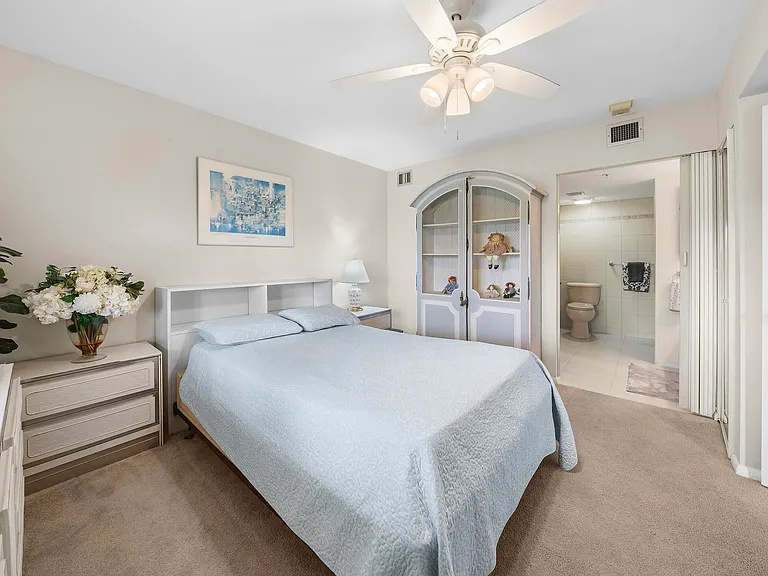 601 Seafarer Cir #104 — Photo 23