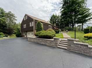 1328 Ruffner Rd, Niskayuna, NY 12309