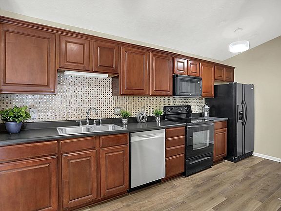 3rd image of 6509 Emerald Hill Ct APT 309