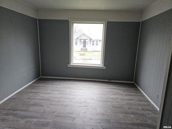 3rd image of 909 E McClure Ave