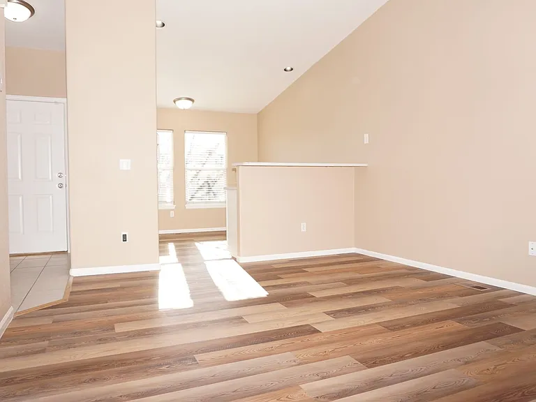 5686 Sunshade Point — Photo 18
