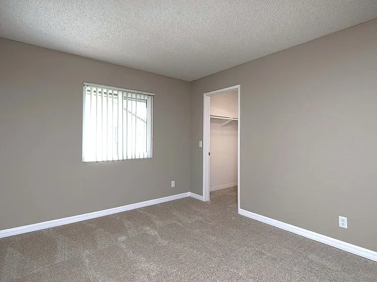 Oro Vista Apartments — Photo 10