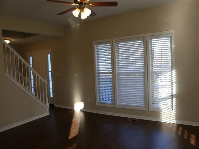 5411 Meadow Grove Dr — Photo 4