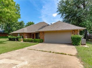 1300 Bassie Rd, Edmond, OK 73025