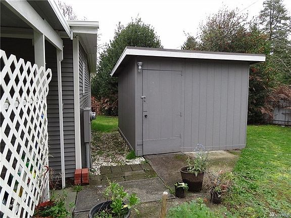 5th image of 1308 Alonda Ln NE
