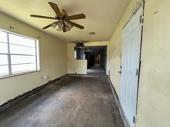 5th image of 3170 Corley St