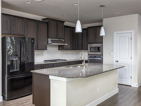 2nd image of 2032 Abelia Ln
