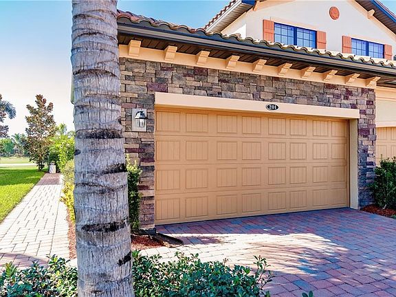 3rd image of 28536 Carlow Ct Unit 201