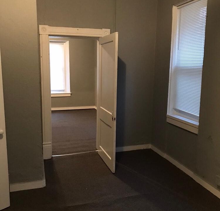 2nd image of 328 E Dunklin St APT C