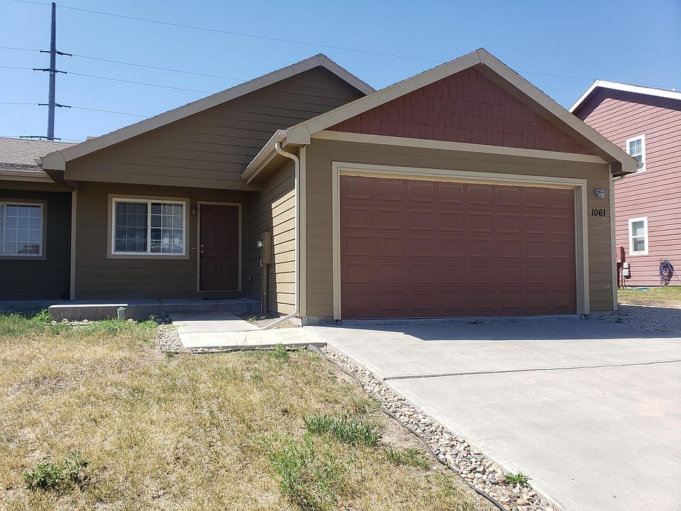 1st image of 1061 Meadow Ln