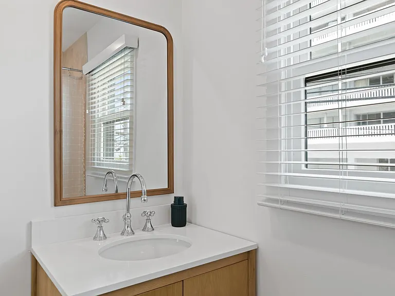 1020 1/2 Carol Dr — Photo 13