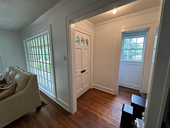 4th image of 1904 Adeline St