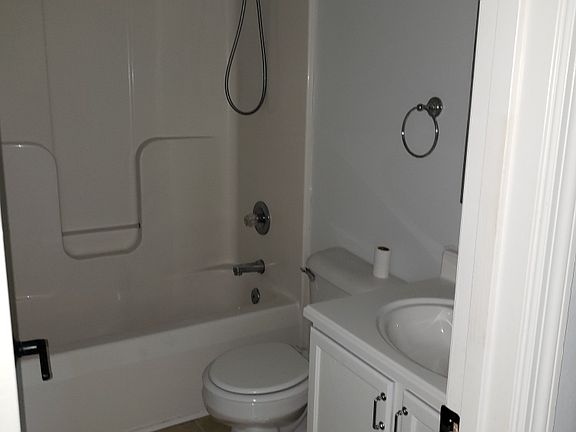 4th image of 1311 Oak Knolls Dr