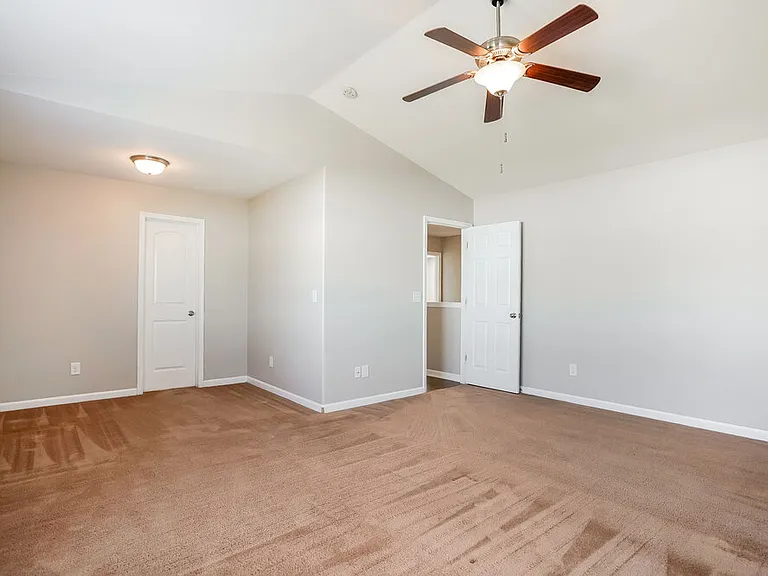 4745 Queen Pierrette St — Photo 12