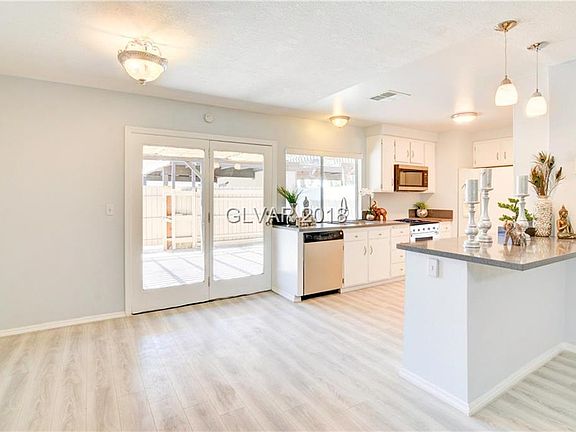 2nd image of 6176 Meadowhaven Ln