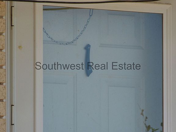 2nd image of 1000 Fairmont Ct #1