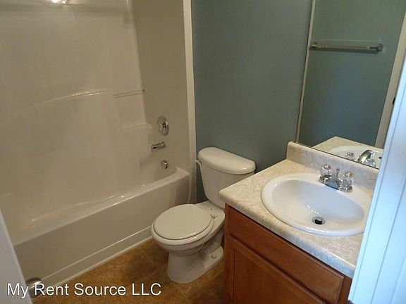3rd image of 130 Brenleigh Park Dr