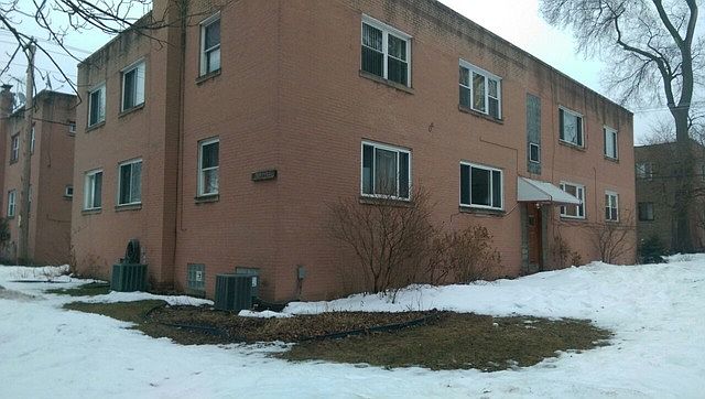 1st image of 2451 W Balmoral Ave #1N