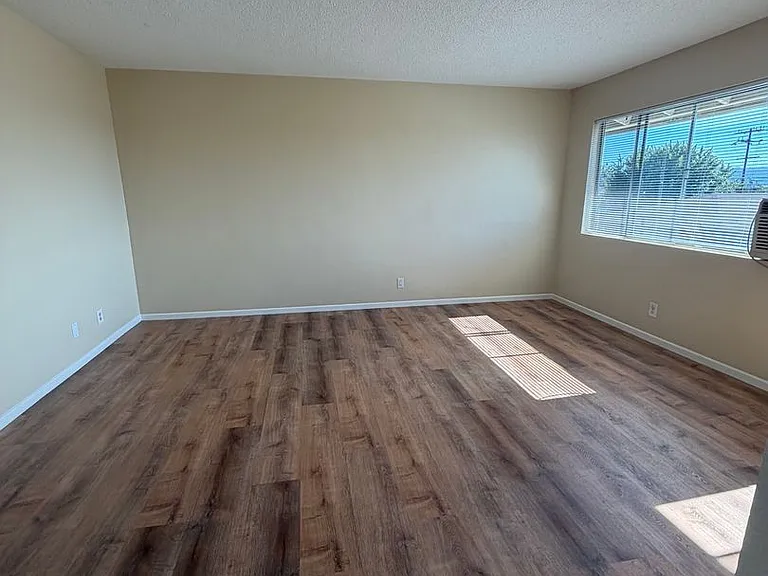 15843 Sierra Vista Ct — Photo 8