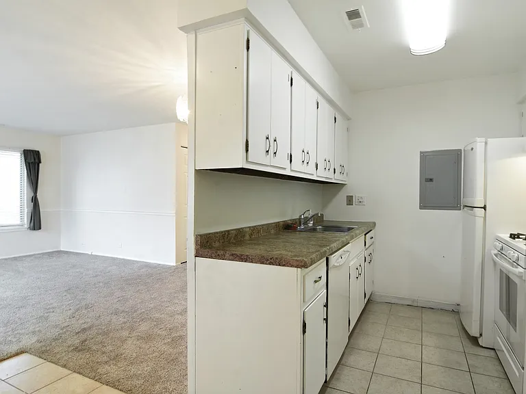 1436 Quaker Ln #162-A — Photo 6