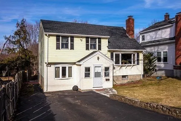 30 Grapevine Ave — Photo 1