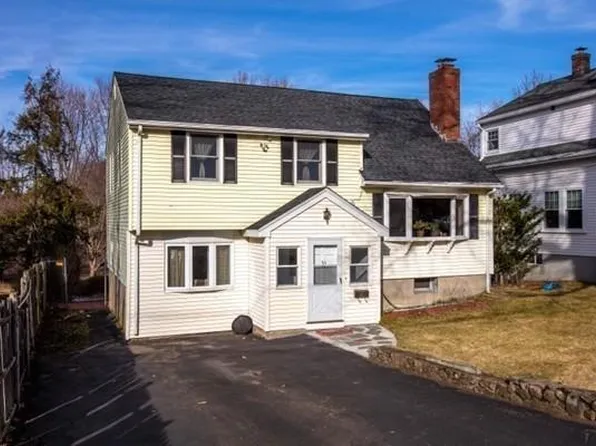 30 Grapevine Ave, Lexington, MA 02421