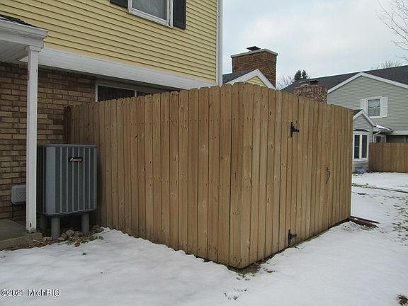 3rd image of 2584 Cherrywood Ct