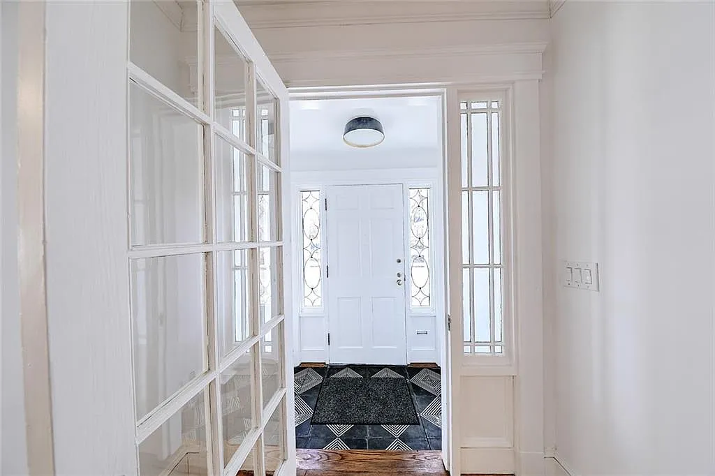 310 Elmgrove — Photo 4