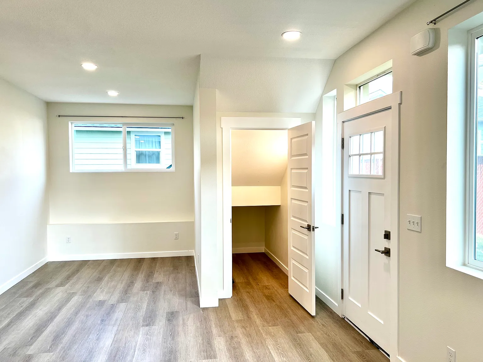 2 bed, 790 sqft, $1,900 — Photo 4