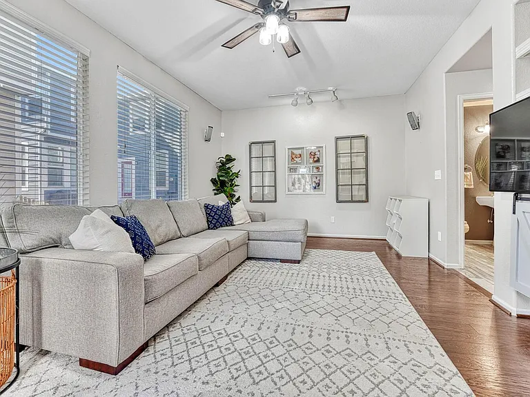 10566 Cherrybrook Cir — Photo 15