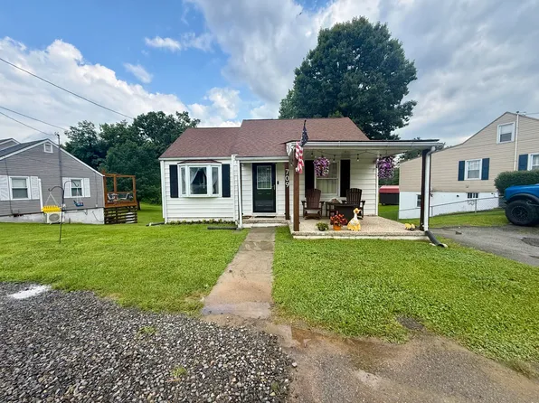 709 Woodland Rd, Rich Creek, VA 24147