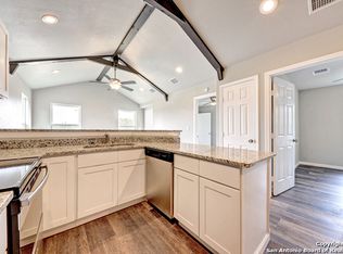 1187 Blueridge Dr, Canyon Lake, TX 78133